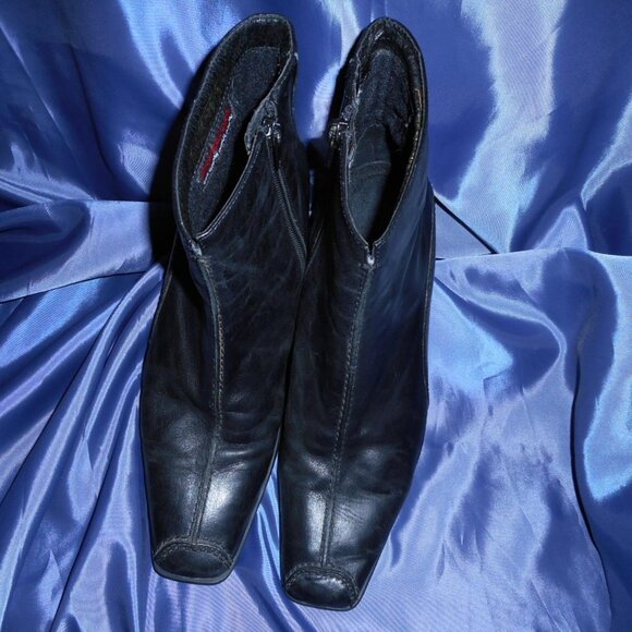 Infinity Booties - Picture 6 of 8